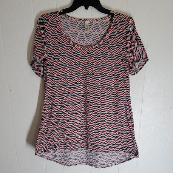 LuLaRoe Womens Large Geometric Pattern Blouse - Black, White, Red 🌏5/$10🌏 - Picture 1 of 6